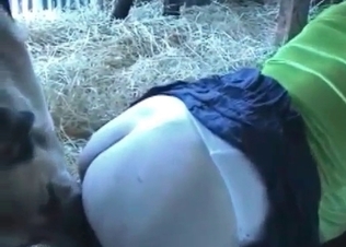 Farm girl is enjoying insane sex with a doggy