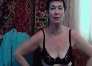 Old whore want to fuck with her doggy