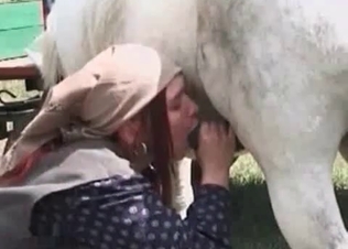 Farm girl takes a horse wiener